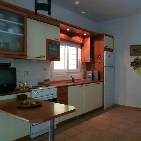 Manolia *